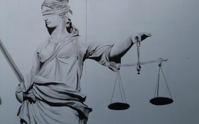 PARALEL HUKUK ÖRÜLÜYOR