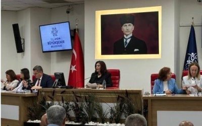 EŞİT YURTTAŞLIK BAĞLAMINDA KADININ SİYASETE KATILIM HAKKI