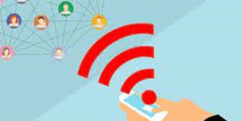 Açık mavi zemin üzerinde, siyah takım elbise giydiği kollarından belli olan bir kişinin bir elinde cep telefonu var. Diğer eli telefonun tuşları üzerinde. Telefondan kırmızı çizgilerle sinyaller çıkıyor. Sinyallerin tam karşısında insan kafasını temsil eden renkli simgeler var. Simgeler örümcek ağı ile birbirine bağlanmış.