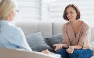 MESLEKTAŞ MI MÜRAACATÇI MI?