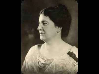 EMİLY MURPHY O DUVARINIZ VIZ GELİR VIZ