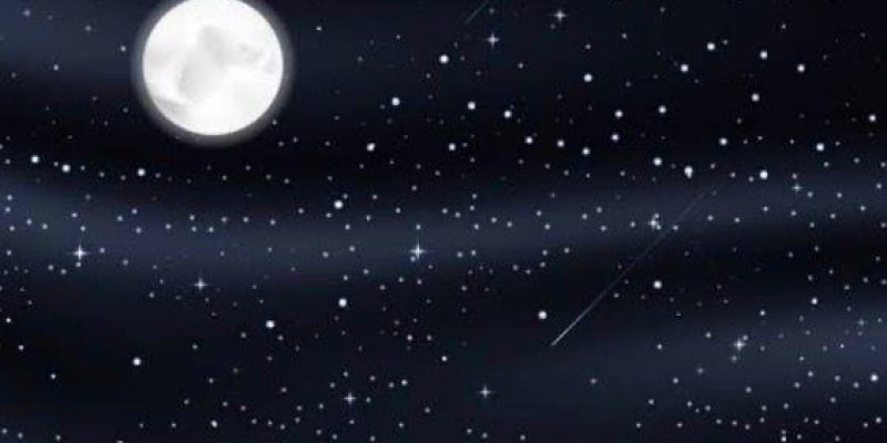 Yıldızlarla dolu gece gökyüzü illüstrasyonu. Sol tarafta parlak, beyaza yakın yuvarlak bir ay görünüyor. Gökyüzünün tamamına küçük beyaz yıldız noktaları serpilmiş; bazıları daha parlak ve ışıldıyor. Sağ alt tarafa doğru uzanan ince bir kayan yıldız izi seçiliyor. Arka planda koyu mavi-siyah tonlarda, bulut gibi yumuşak açık şeritler var.