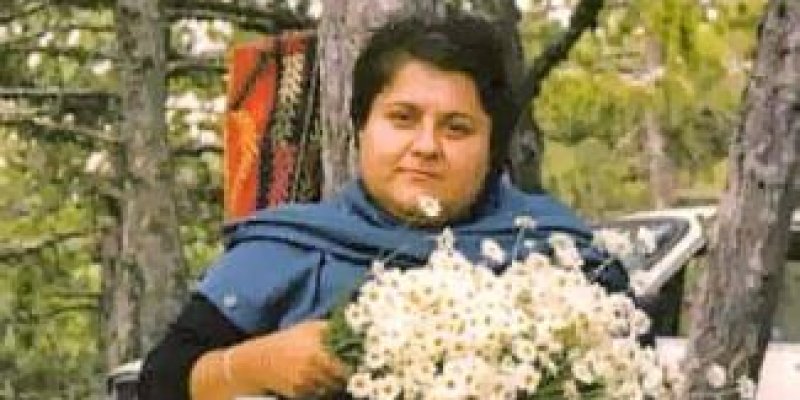 MÜCADELEYE ADANMIŞ BİR ÖMÜR KUTSİYE BOZOKLAR 1953-2009 Anısına saygıyla…